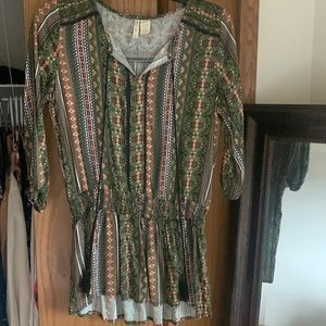 Cinched waist top Aztec style